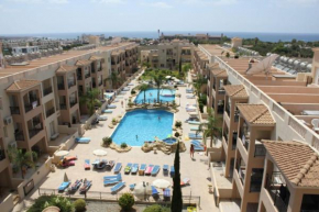 Noyas place- amazing 2bdrm apartment with swimming pool complex